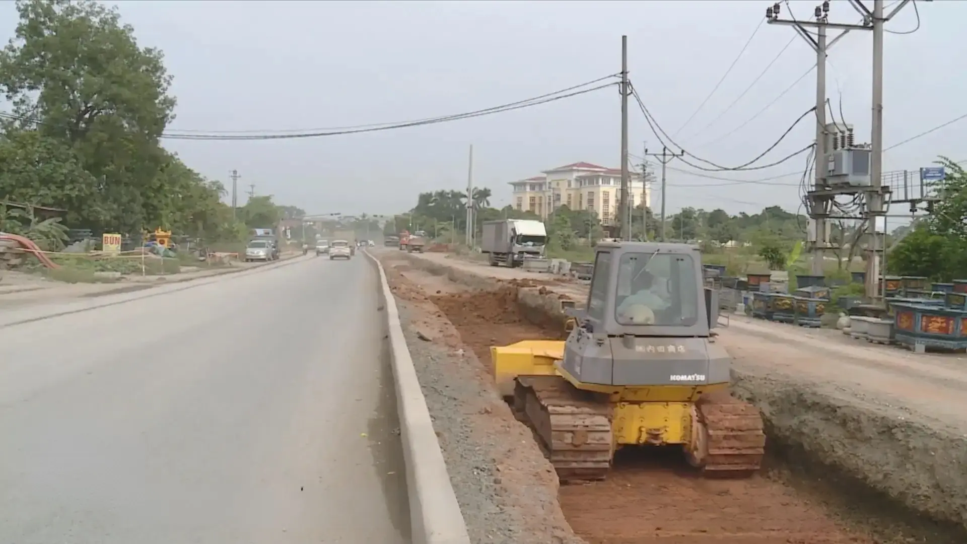 VLXD lại khan hiếm trong cao điểm thi công cuối năm 